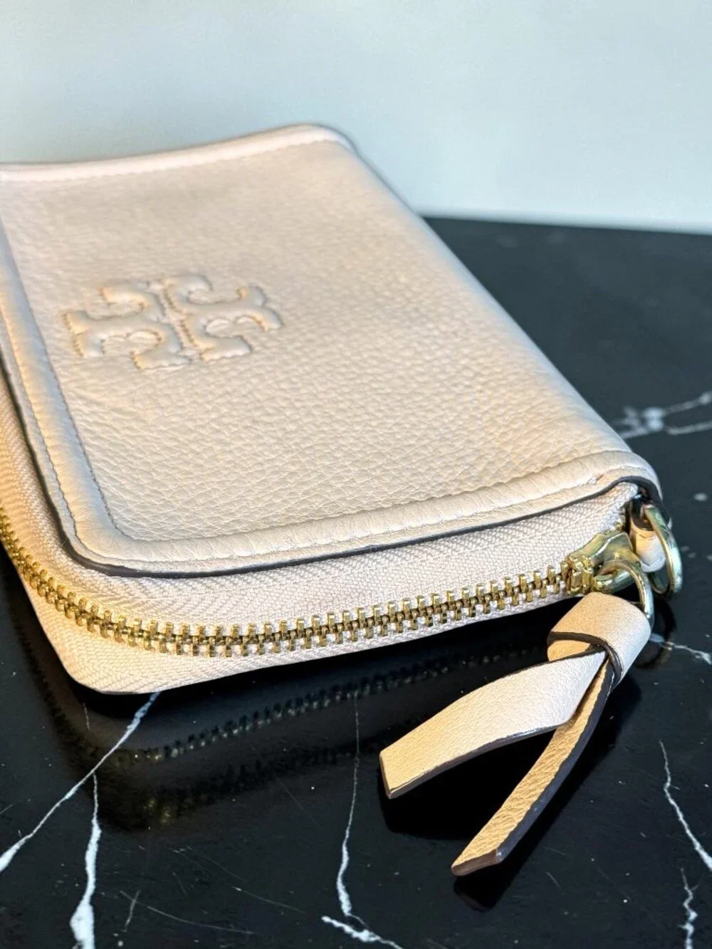 Tory Burch Thea Pebbled Leather Zip-Around Smartphone Wristlet Wallet